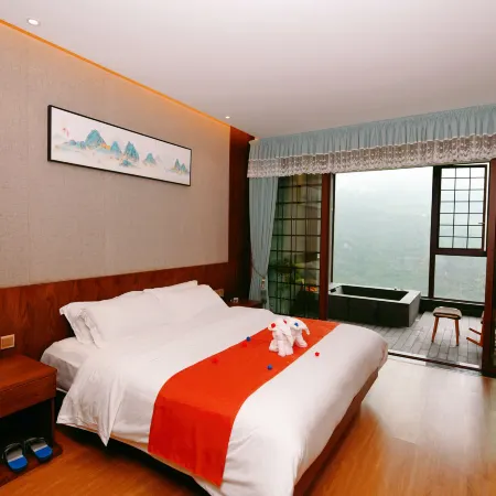 Yulongshan Dong Spring Resort