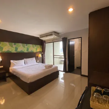 Boss Hotel Отели рядом с достопримечательностью «Станция надземного метро Ekkamai»