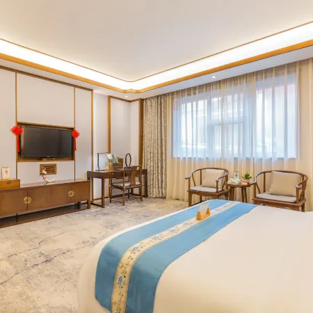 Huazhong Holiday Hotel