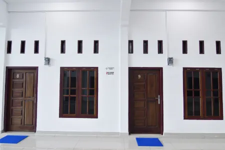 Rich Guesthouse Отели рядом с Аэропорт Султан Таха Сярифадн