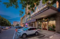 Jiaozuo flower season coffee Hotel (Rose Park store)