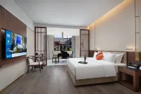 Rezen Lushang Hotel Hotels in Lengshuijiang