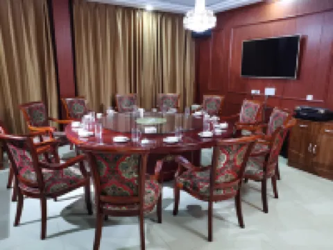 Ren Family Hotel