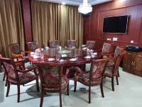 Ren Family Hotel Hotels near Minle Ancient City