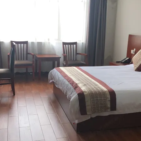 Wuwei Yifeng Hotel