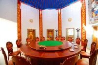 Ejina Qiyi Family Homestay