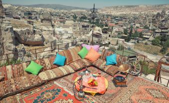 2. Travelle..