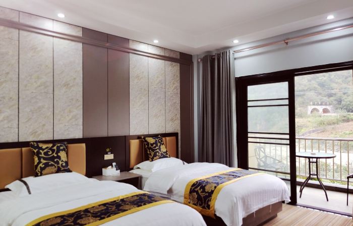 Ning Shan Yun Zhi Hotel