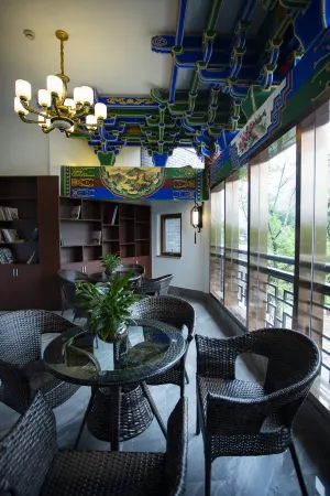 Fengjia No.1 Courtyard B&B (Luquan Fengjia Ancient Town Branch)