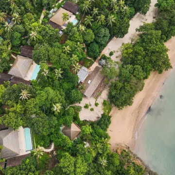 Island Escape Burasari Отели рядом с достопримечательностью «Пирс Лаем Хин»