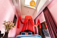 Lijiang Clouds flying high Inn