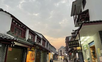 Yangshuo Jiayi Bingding Homestay (West Street Lijiang Branch)