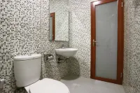 Blitz Hotel Batam Near Sultan Mahmud Ri'Ayat Shah Hotels in Sekanak Raya