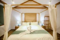Pu Zhu Er Yin Chan Yi spa resort hotel - balcony