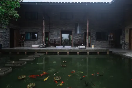 ZhiBei Guesthouse Отели рядом с достопримечательностью «Shixiang Lake»