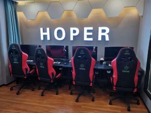 Houpu E-sports Hotel (Dongxihu Airport Branch)