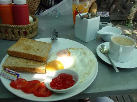 Queen's Hotel Отели рядом с достопримечательностью «Electric Power University»