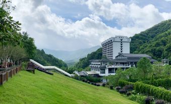 Xinfeng Utop Spring Primeval Forest Resorts