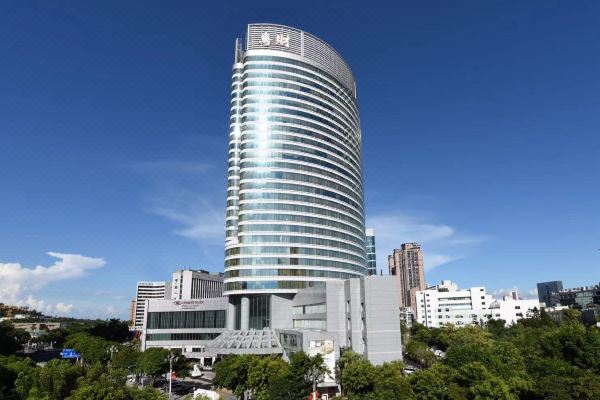 珠海粤财皇冠假日酒店