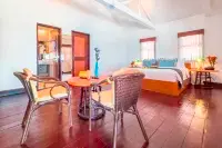 Discovery Coron (formerly Club Paradise Palawan) - Balkoner