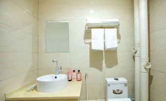 Xinzheng Xiyue Hotel (Shawo Li Subway Station)