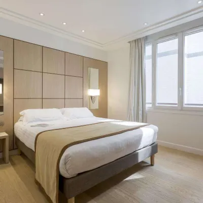 Hotel de Castiglione Paris Hotels near Place de la Concorde