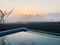 Yaan Chaan Hotel - Rooftop Pools