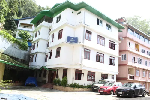 Magpie Mall Road Residency - Mg Marg - 3 Sao