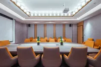 Banland Hotel (Jiujiang Railway Station Wanda Plaza) - Business