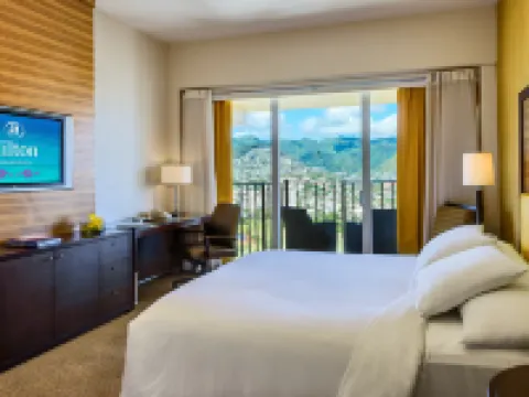 Hilton Waikiki Beach Resort & Spa Hotels in Honolulu