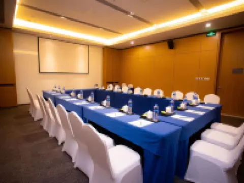 Holiday Inn Express HENGSHUI RAILWAY STATION by IHG Hotel a Hengshui
