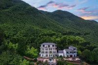 Whose Homestay is Anji Hualuo? Hotels in Anji