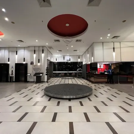 SSL Traders Hotel Отели рядом с достопримечательностью «Бирманский бассейн»