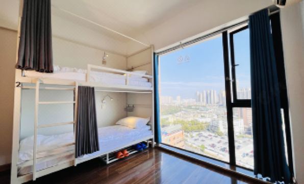 Sanjicao Youth Hostel (Huaihe Road Pedestrian Street Shop)