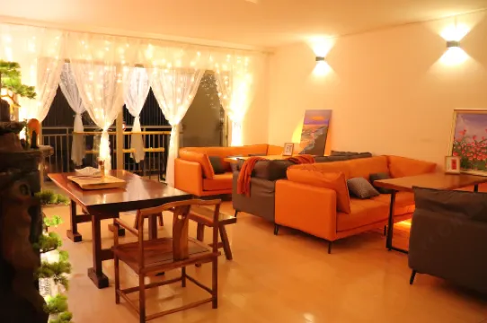 Hidden Dongli Youth Homestay (Vientiane City Subway Station)