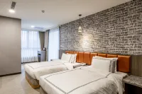 San Chiao Hotel - Balcony
