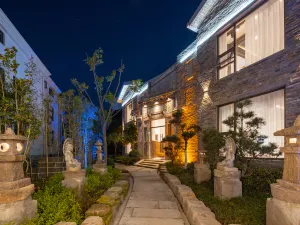 Floral Lux Hotel· Hengdian Xindi Hotel(Film and Television City Qinwang Palace Dream Valley Branch)