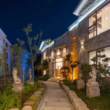 Floral Lux Hotel· Hengdian Xindi Hotel(Film and Television City Qinwang Palace Dream Valley Branch)