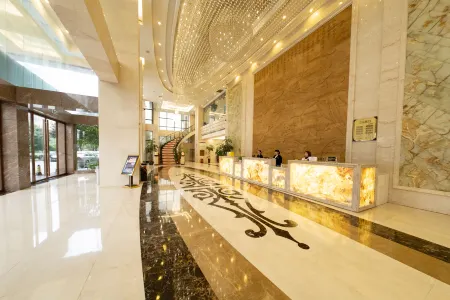 Fortune Center Hotel Отели в г. Жучэн