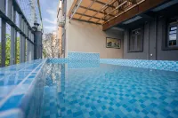 Zhu's Coastal House