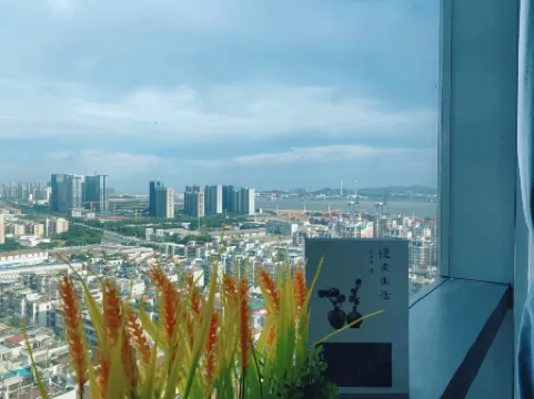 Sishi Apartment (Longyannan Road Food Street Branch Wanxiangcheng Shantou)