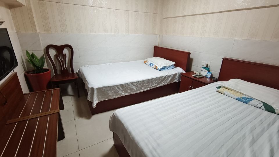 Yunlei Supermarket Hotel