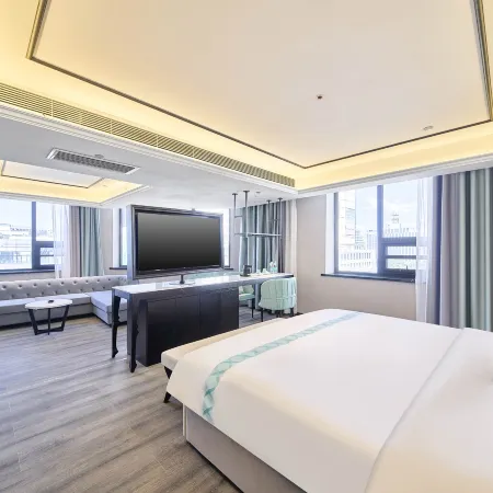 Xana Hotelle Hotel (Yanji Yanbian University Baihuo Building)