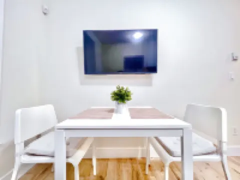 安心民宿-近温哥華機場和天車站