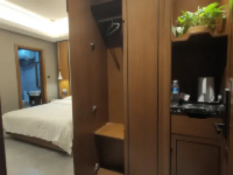 多倫漢博精品賓館（龍澤湖公園店）