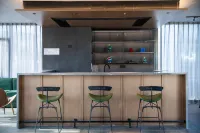 Trip.com Group Country Retreats (Dihua Earth-house Joint Resort) Hotel di Danfeng