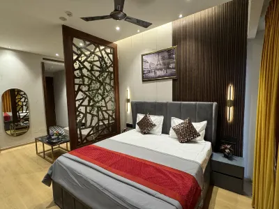 Luxury deluxe suite by GT Studios Hotels in Gautam Buddha Nagar