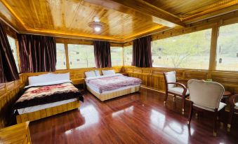 Kangding Huaxiang Siyizhijia Homestay