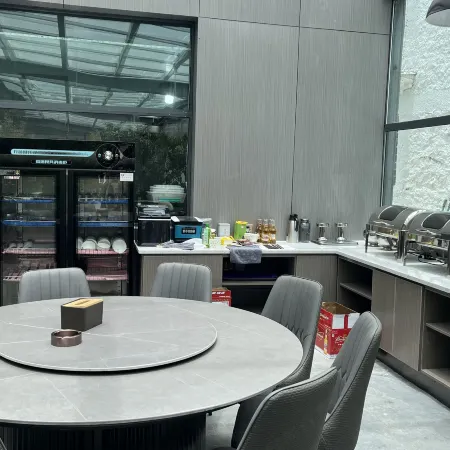 Yihao · Eco Smart Hotel