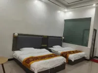 Longling Yaodi Hotel